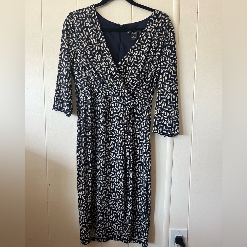 Jessica Howard Blue and White Sheath Dress V-Neck